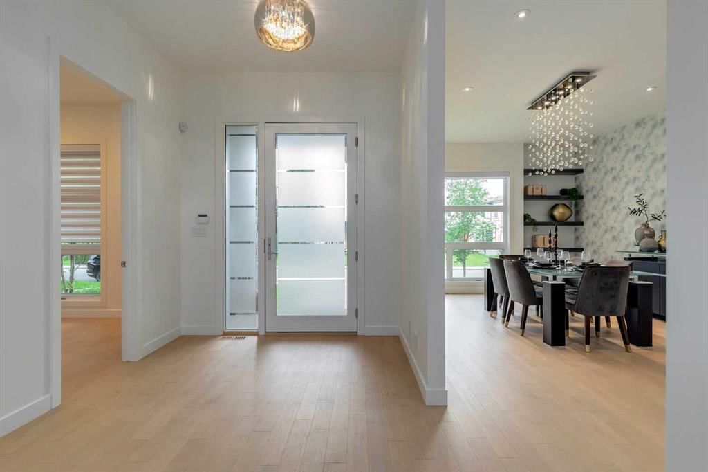2025 51 Avenue SW, Calgary — photo 3 of 50