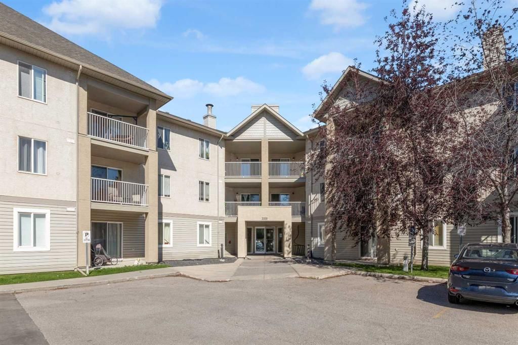 312, 3000 Citadel Meadow Point NW, Calgary — photo 2 of 31