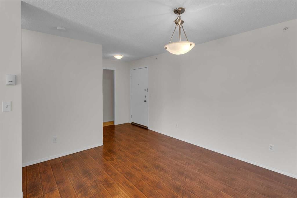 312, 3000 Citadel Meadow Point NW, Calgary — photo 5 of 31