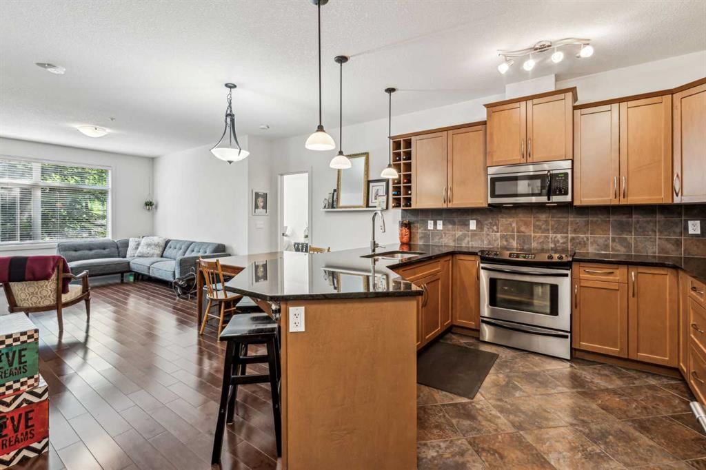 243, 35 Aspenmont Heights SW, Calgary — photo 4 of 25