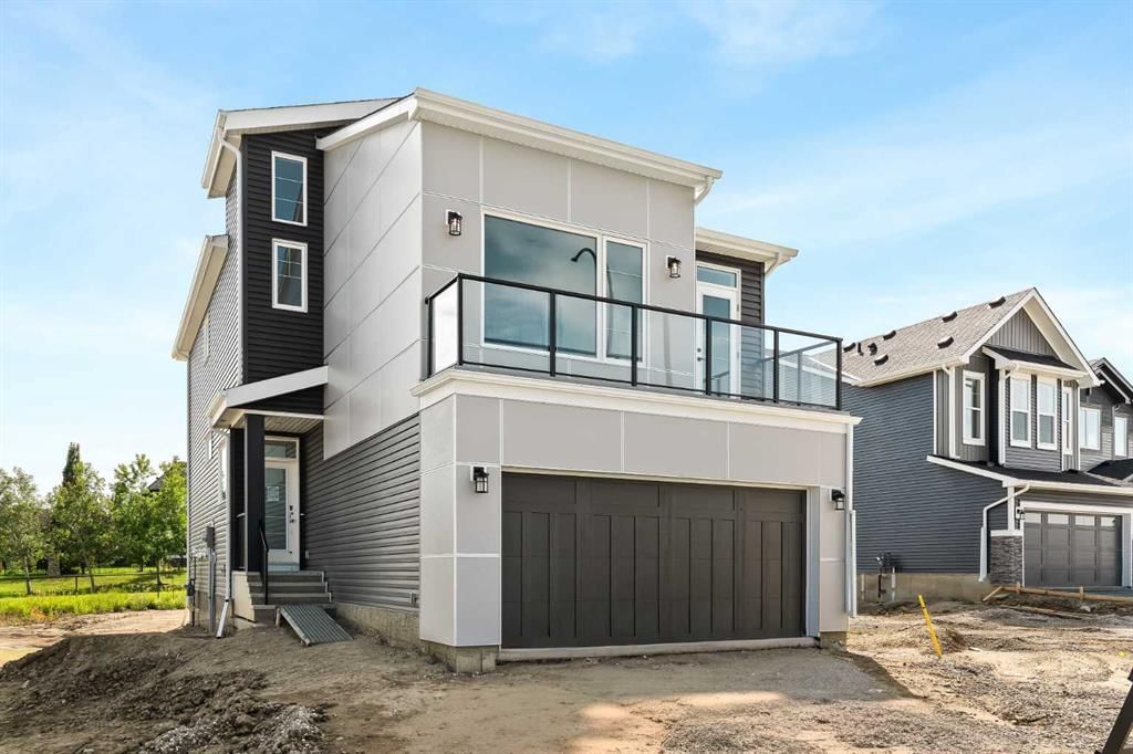 69 Silver Spruce Court SW, Calgary — photo 2 of 36