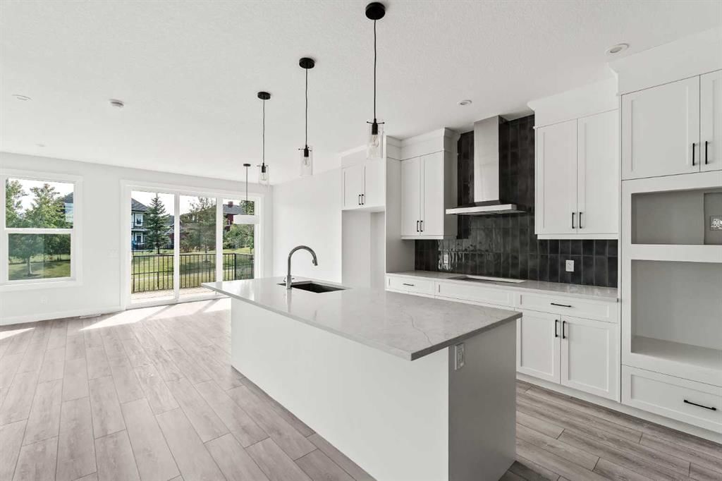 69 Silver Spruce Court SW, Calgary — photo 3 of 36