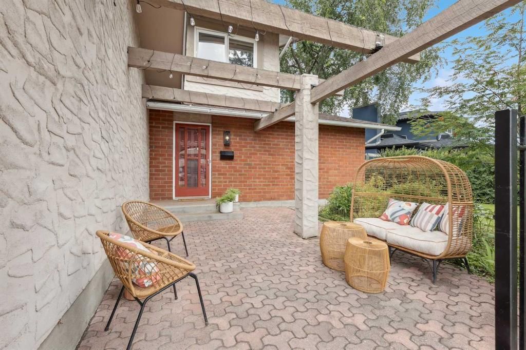 904 Lake Bonavista Green SE, Calgary — photo 4 of 43