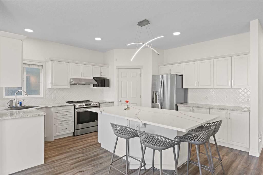 99 Royal Ridge Rise NW, Calgary — photo 5 of 47