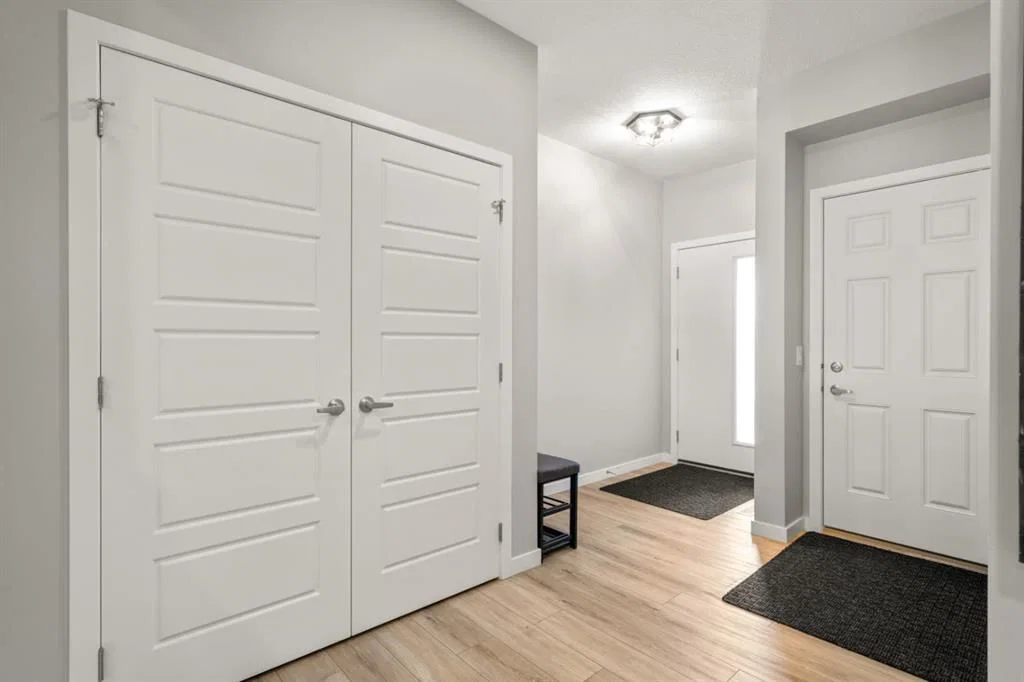 104 Carringsby Manor NW, Calgary — photo 4 of 50