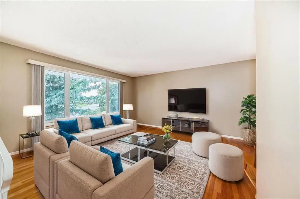 5036 Marshall Road NE, Calgary — photo 5 of 48