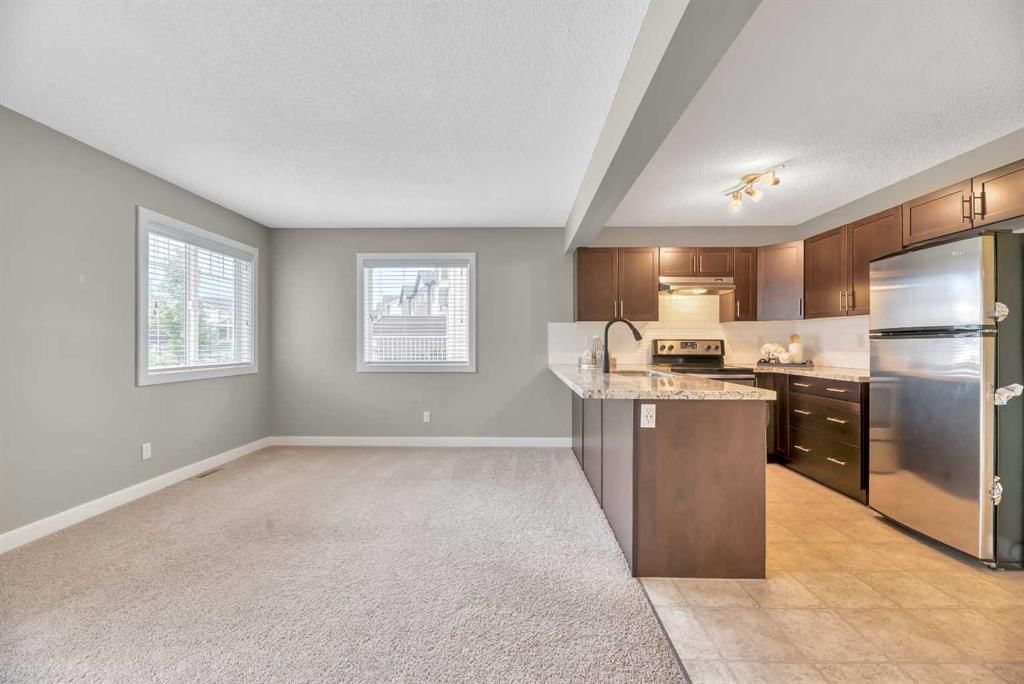 236 Pantego Lane NW, Calgary — photo 5 of 39
