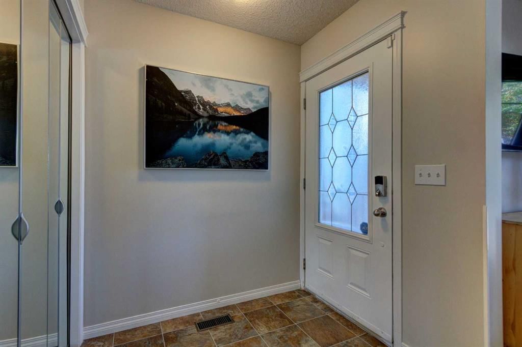 2062 New Brighton Gardens SE, Calgary — photo 3 of 27