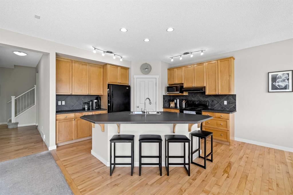 134 Panamount Road NW, Calgary — photo 5 of 36