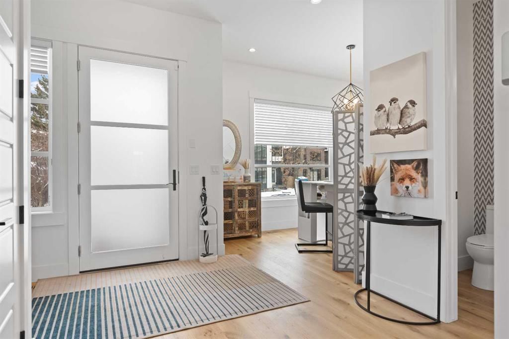 2627 36 Street SW, Calgary — photo 3 of 45
