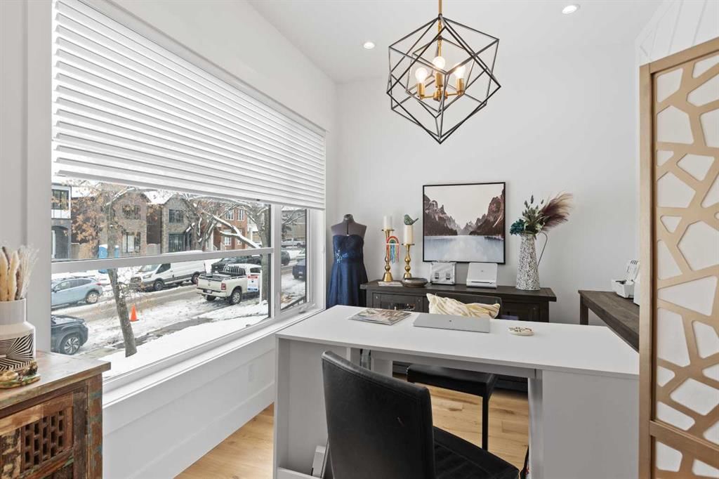 2627 36 Street SW, Calgary — photo 4 of 45