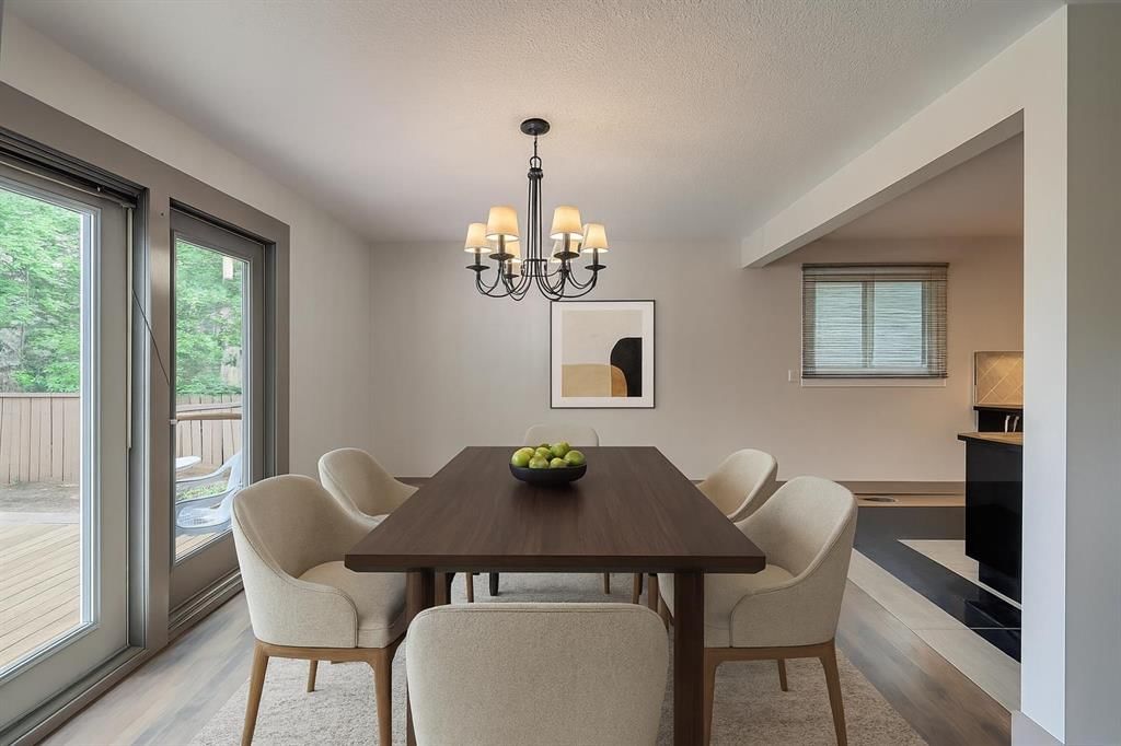 11147 Southdale Road SW, Calgary — photo 2 of 48