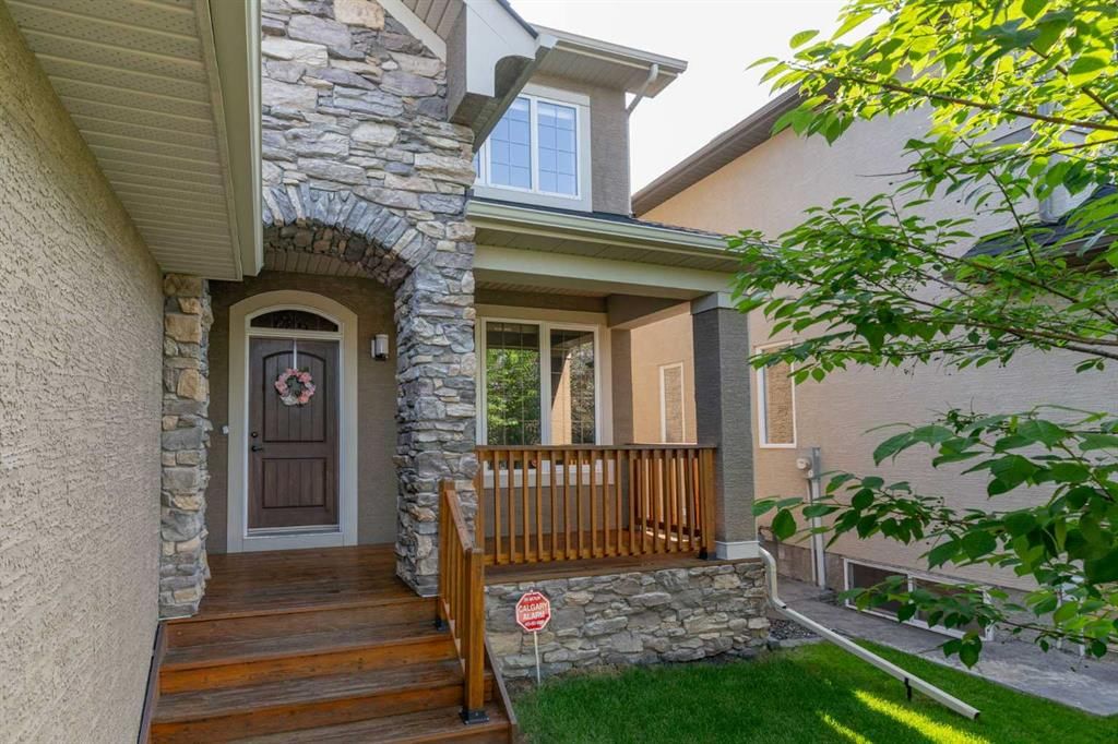 121 Panatella Green NW, Calgary — photo 4 of 47