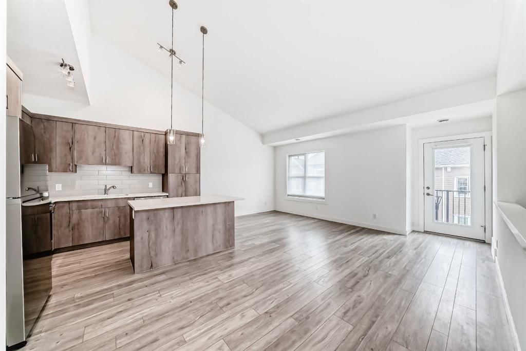 645 Cranbrook Walk SE, Calgary — photo 3 of 31