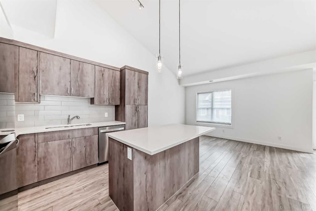 645 Cranbrook Walk SE, Calgary — photo 4 of 31