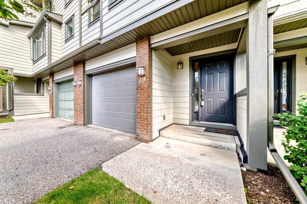 39, 185 Woodridge Drive SW, Calgary — photo 5 of 47