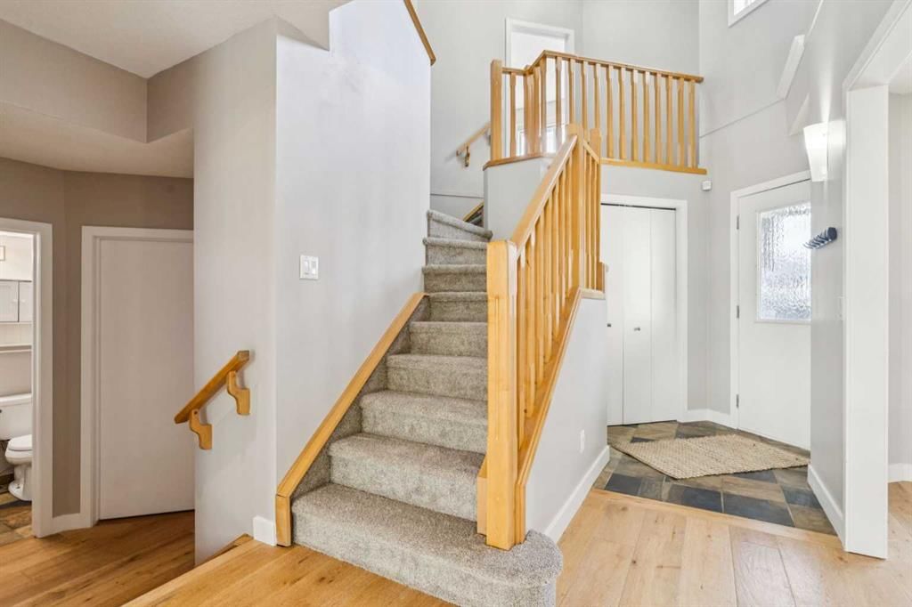 7728 Springbank Way SW, Calgary — photo 2 of 42