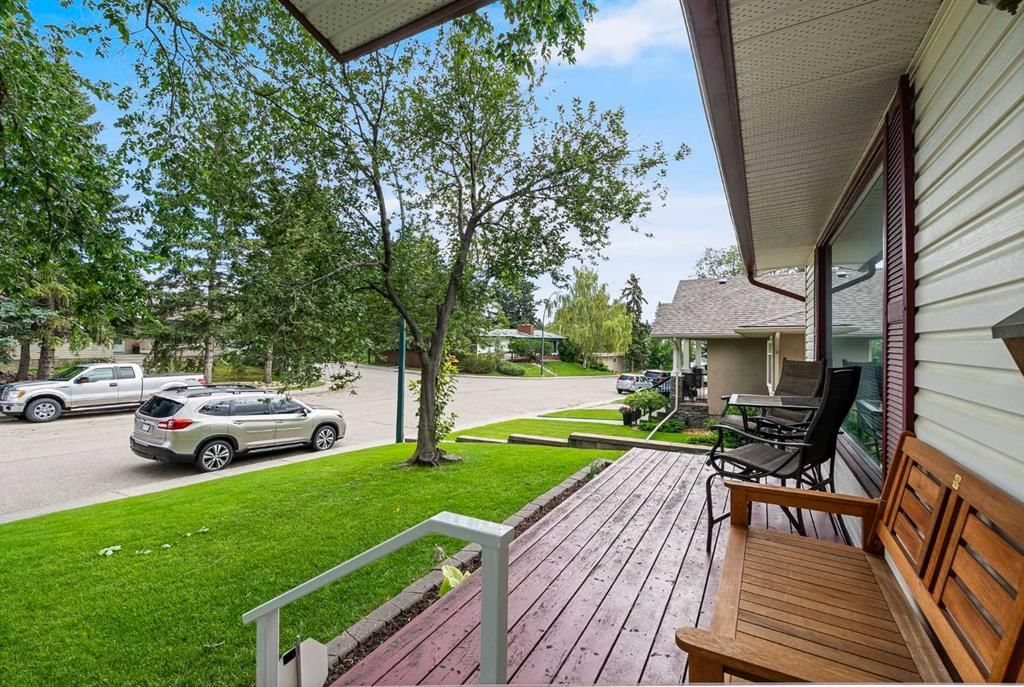 6407 Dalton Drive NW, Calgary — photo 2 of 34
