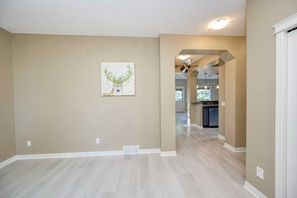 34 Aspen Stone Mews SW, Calgary — photo 4 of 45