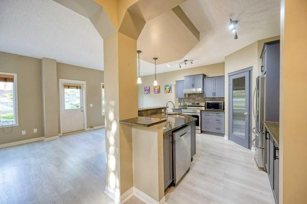 34 Aspen Stone Mews SW, Calgary — photo 5 of 45