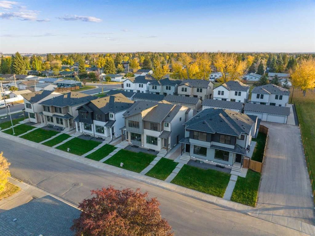 4 Alderwood Close SE, Calgary — photo 3 of 49