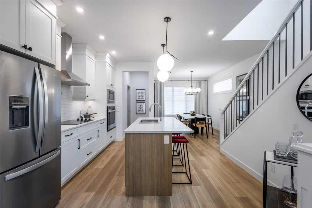 419 Union Avenue SE, Calgary — photo 4 of 19