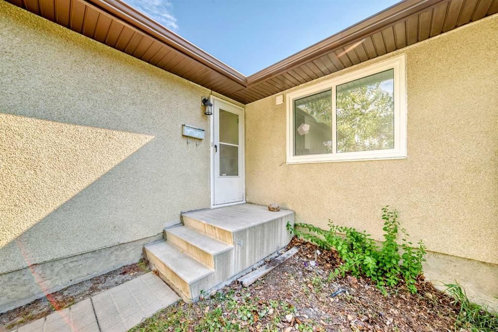 6216 4 Street NE, Calgary — photo 3 of 44
