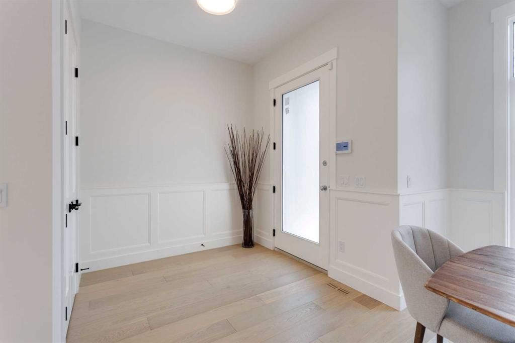 424 14 Avenue NE, Calgary — photo 2 of 46