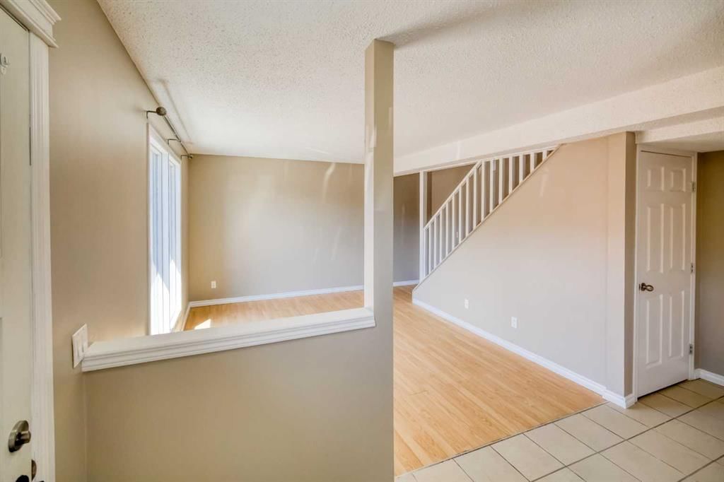 6, 6829 Centre Street NW, Calgary — photo 5 of 42