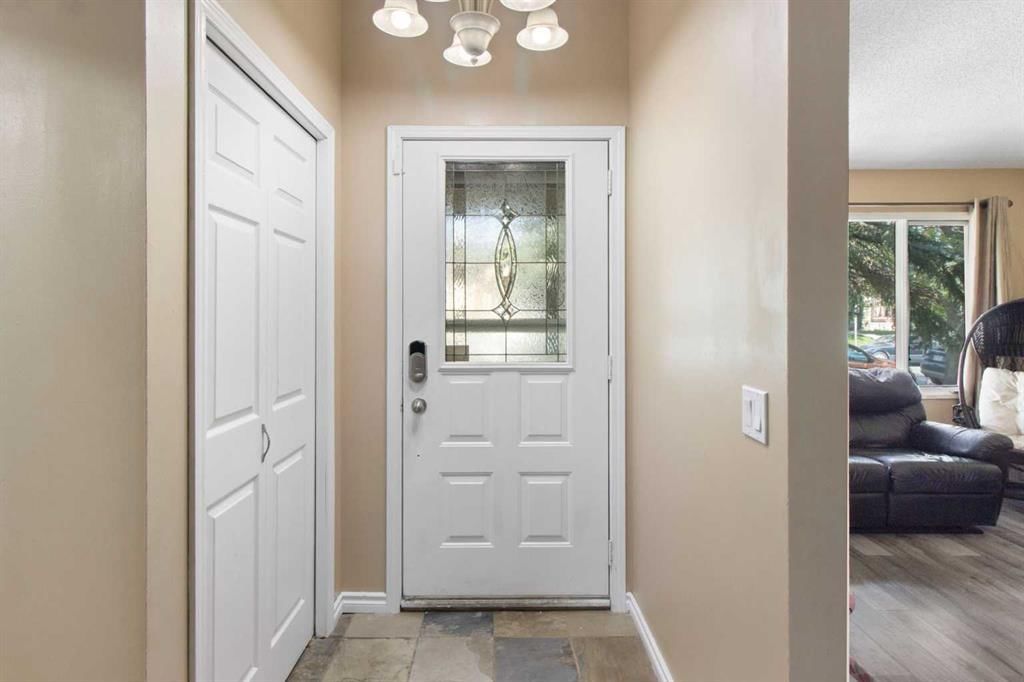 79 Templegreen Drive NE, Calgary — photo 2 of 37