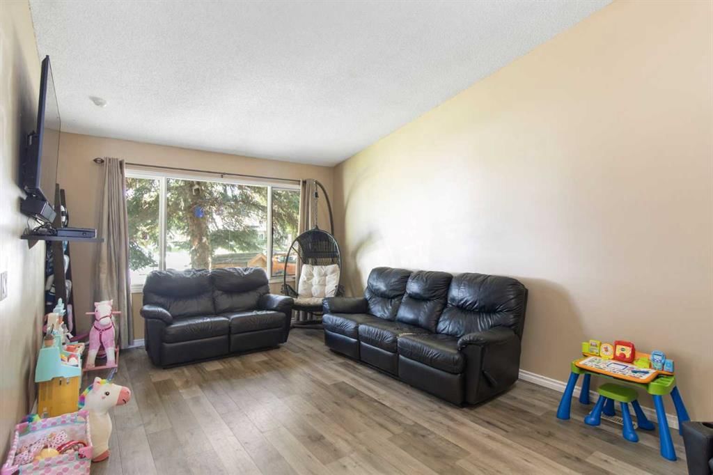 79 Templegreen Drive NE, Calgary — photo 3 of 37