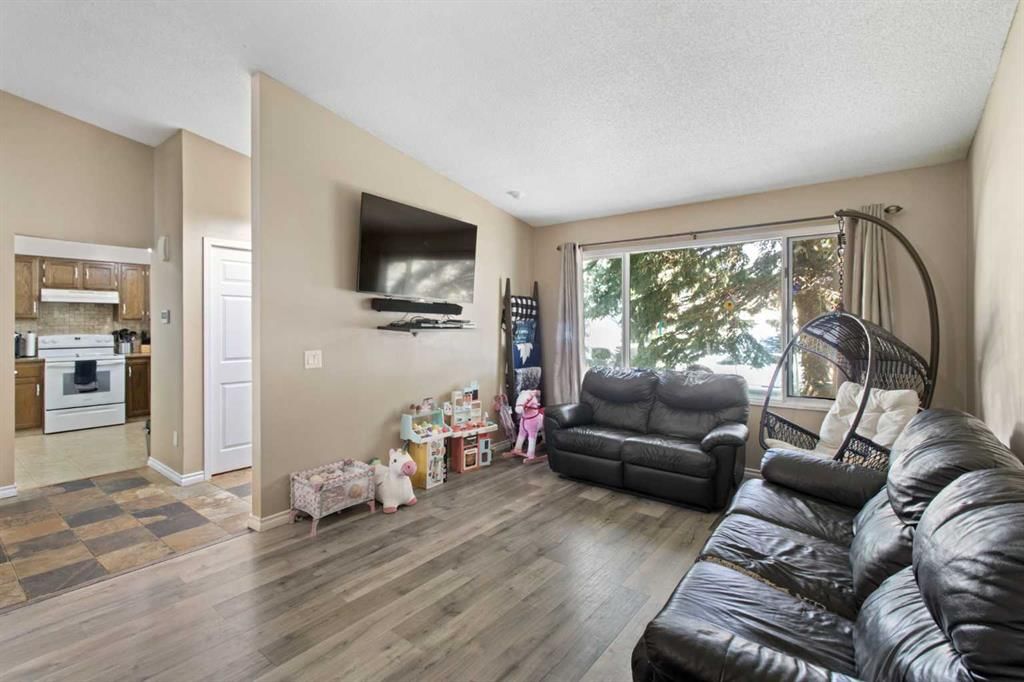 79 Templegreen Drive NE, Calgary — photo 4 of 37