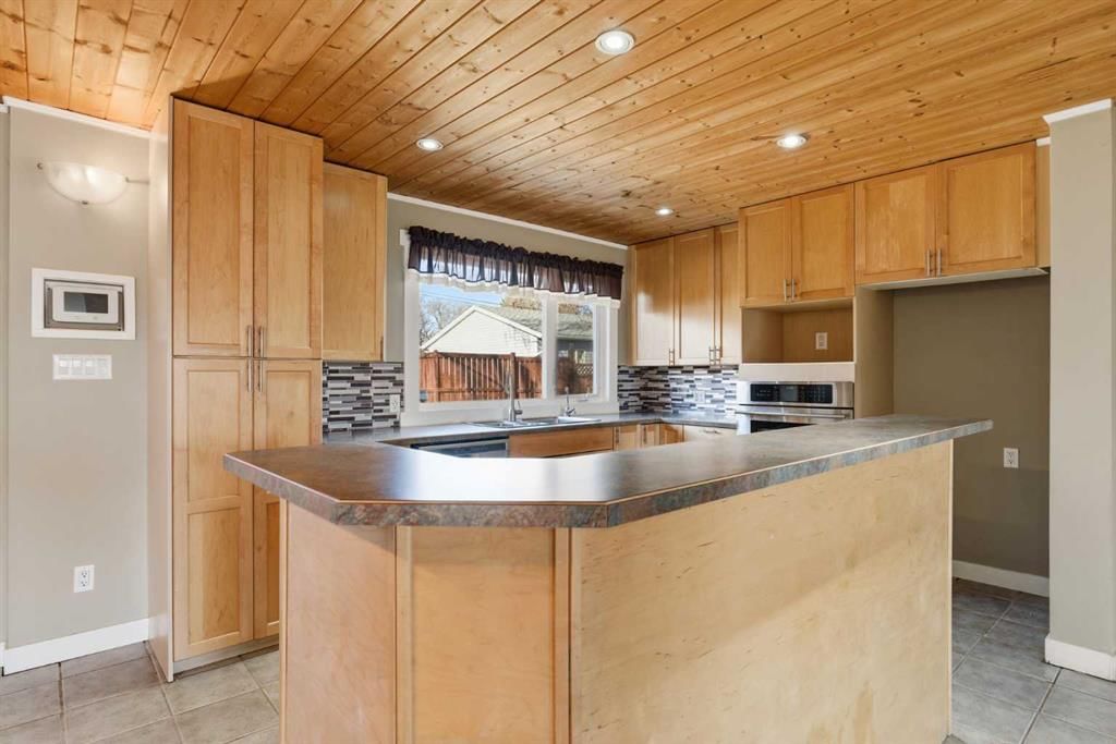 803 Forlee Drive SE, Calgary — photo 3 of 41