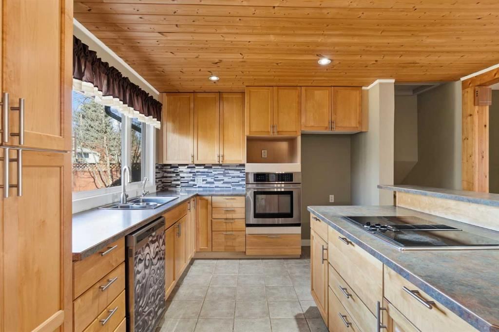 803 Forlee Drive SE, Calgary — photo 5 of 41