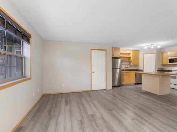 106, 8 Everridge Square SW, Calgary — photo 5 of 19