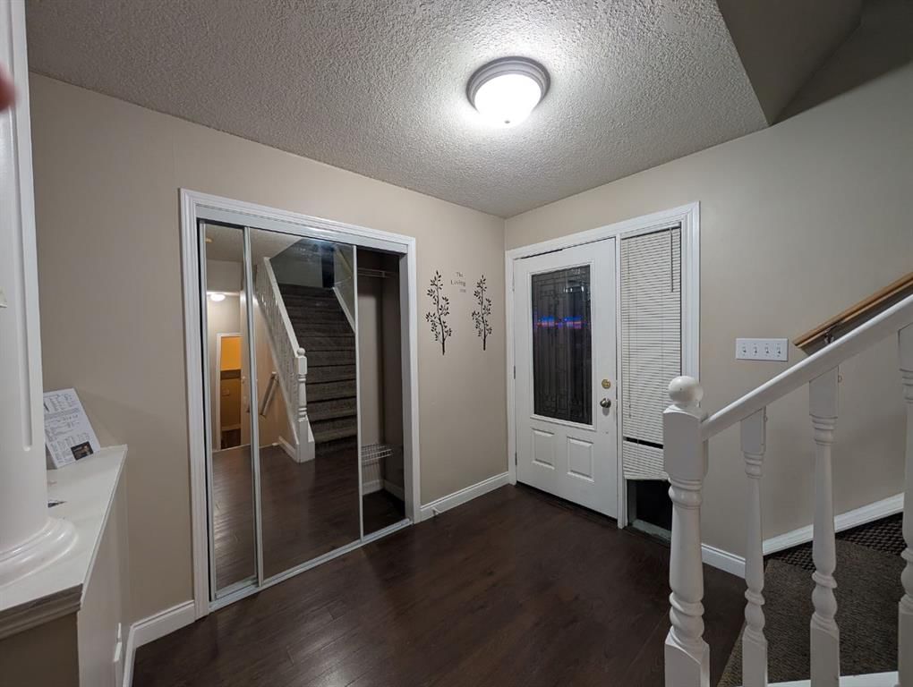 47 SADDLEBACK Way NE, Calgary — photo 3 of 27