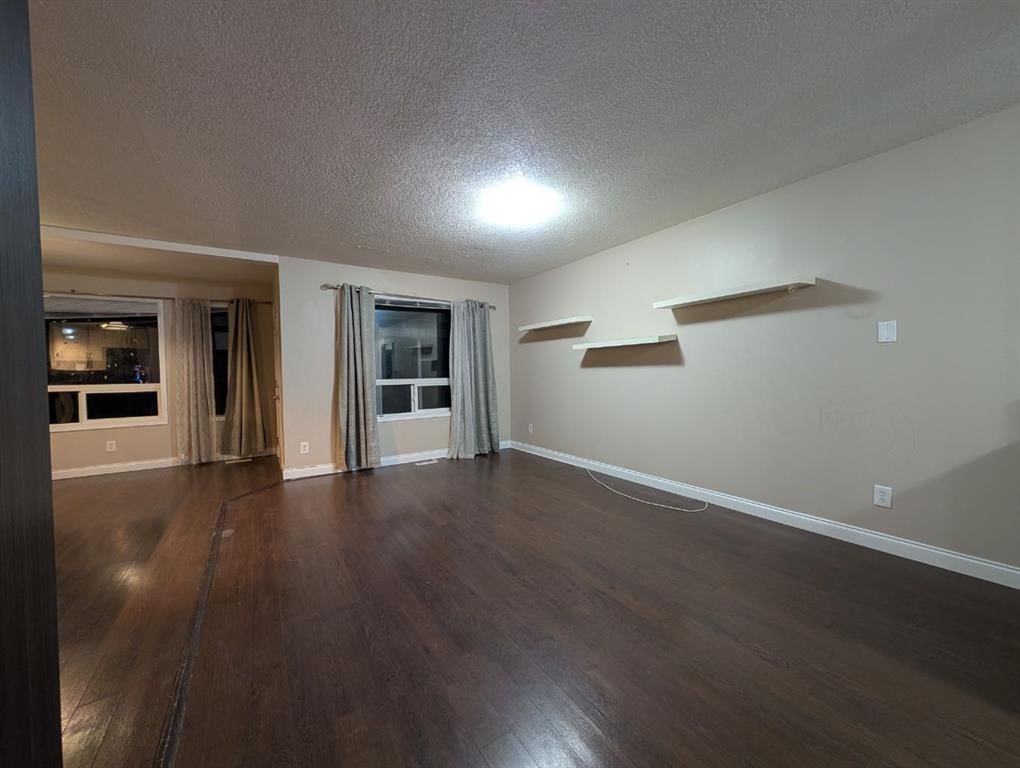 47 SADDLEBACK Way NE, Calgary — photo 4 of 27