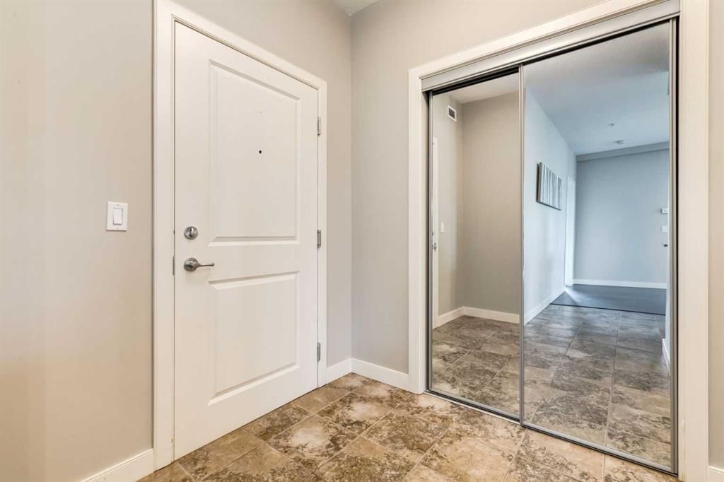 244, 35 Aspenmont Heights SW, Calgary — photo 5 of 49