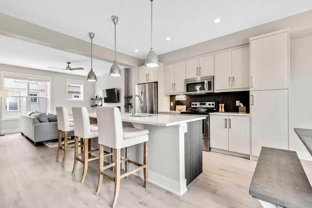 44 Quarry Lane SE, Calgary — photo 2 of 22