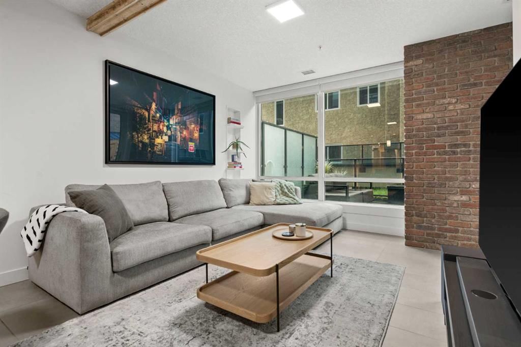 201, 303 13 Avenue SW, Calgary — main listing photo