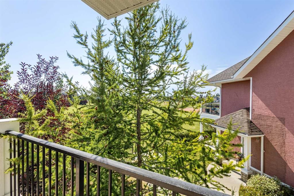 38 West Springs Lane SW, Calgary — photo 3 of 23