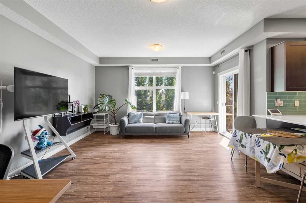 38 West Springs Lane SW, Calgary — photo 5 of 23