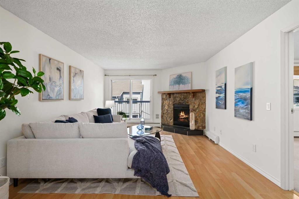 2465, 70 Glamis Drive SW, Calgary — photo 2 of 24