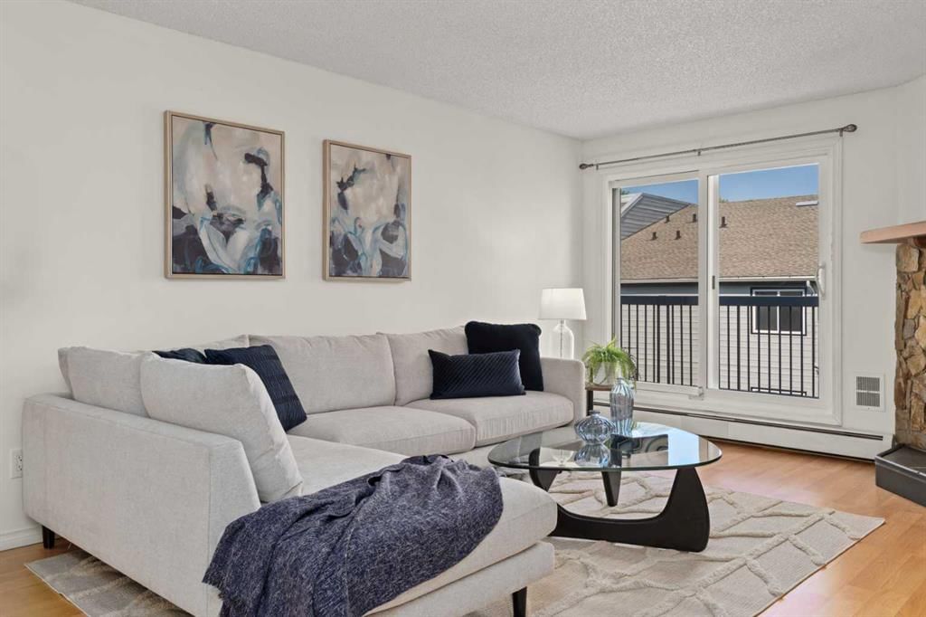 2465, 70 Glamis Drive SW, Calgary — photo 3 of 24