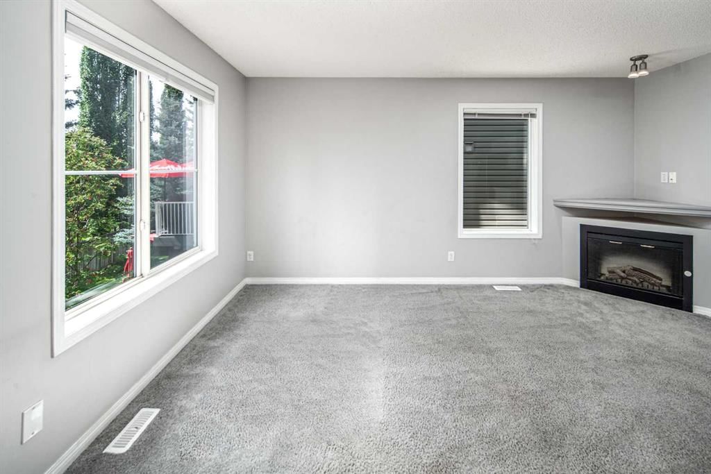 17 Hidden Creek Rise NW, Calgary — photo 5 of 33