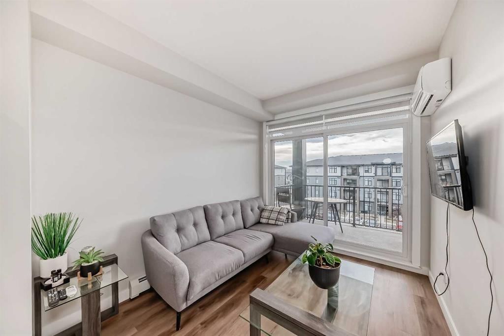 5407, 200 Seton Circle SE, Calgary — photo 3 of 28