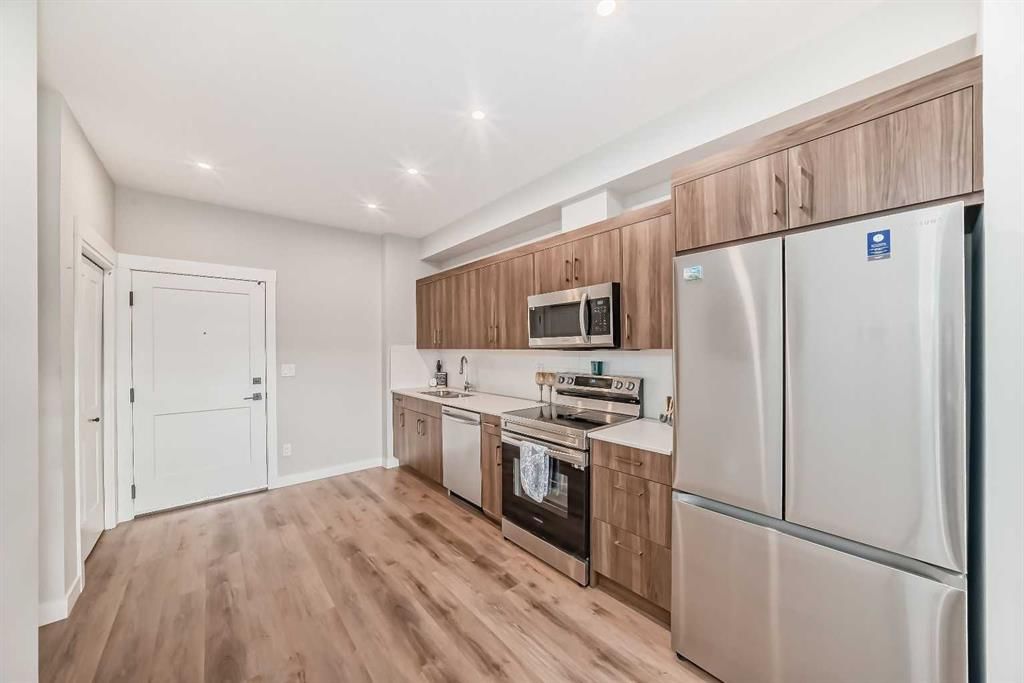 5407, 200 Seton Circle SE, Calgary — photo 5 of 28