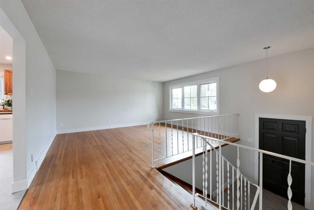 9916 5 Street SE, Calgary — photo 3 of 48
