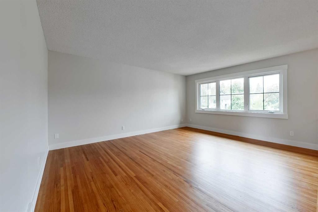 9916 5 Street SE, Calgary — photo 4 of 48