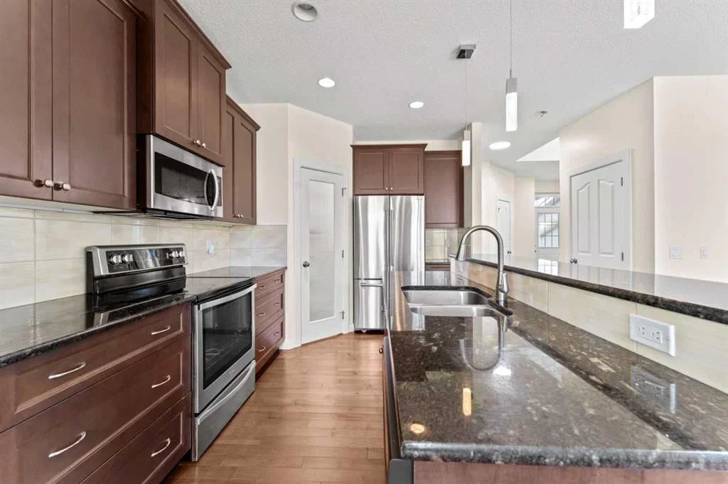 230 Silverado Plains Circle SW, Calgary — photo 5 of 20